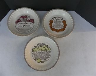 Vintage 1980s Royal China by Jeannette Set of 3 Recipe Pie Plates - Pumpkin, Apple & Strawbery