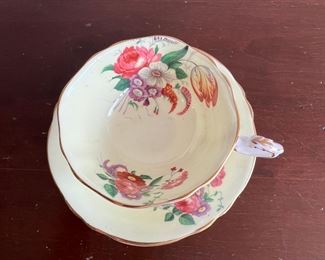 Paragon "By Appointment To H.M. Queen Mary" Fine English Bone China Teacup & Saucer 