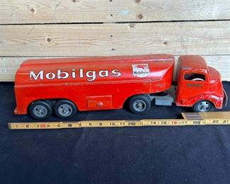 Mobil Pegasus Smith Miller truck