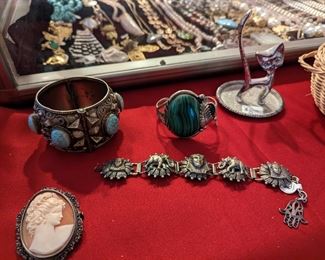 Wes Craig, vintage cameo marked 800