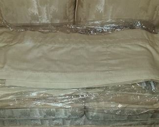 CREAM CUTRIANS APPROXIMATELY 80"