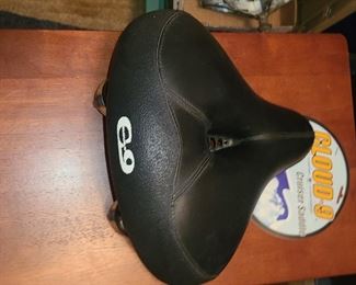  NEW BICYCLE SEAT