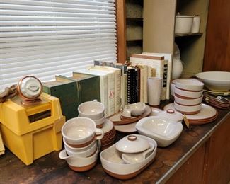 Vintage Albert of Georgia Southern Harvest dinner ware