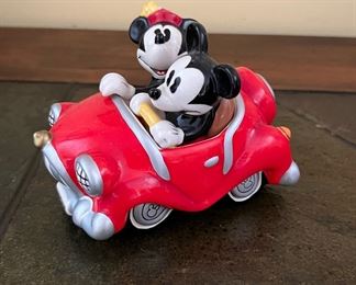 Disney salt and pepper shaker