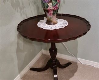 Pie Crust Edge Table