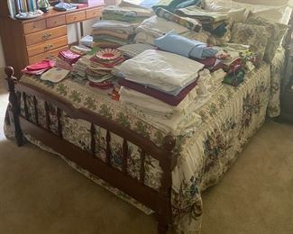 Bed/Bedding and Linens