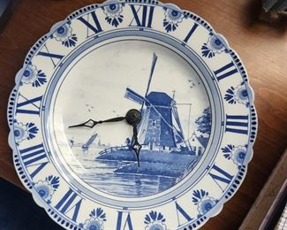 Delft plate clock