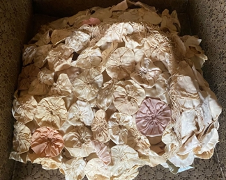 Yo-yo Style Coverlet