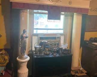 Window Trimmings, Columns and Decor