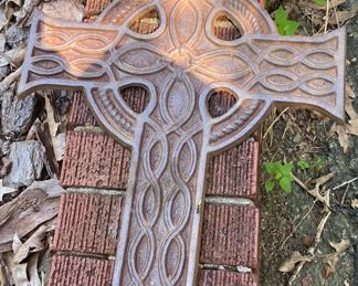 Metal Outdoor Cross