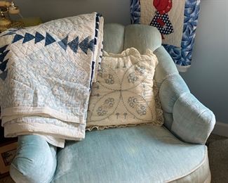 Blue Velvet Chair. So comforable !!! Handmade Pillow and Quilt.