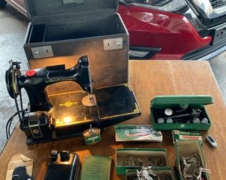 Singer Featherweight with table