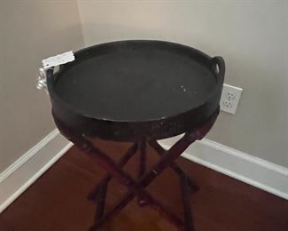 Round barrel tray w bamboo stand