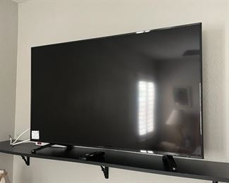 50" Insignia TV w/remote
