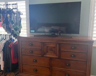 9-drawer dresser measures 62 x 19 x 42, 50" Samsung TV w/remote