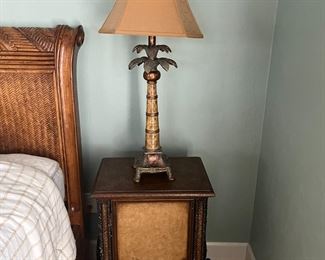 Bedside table/cabinet 21 x 13 x 27