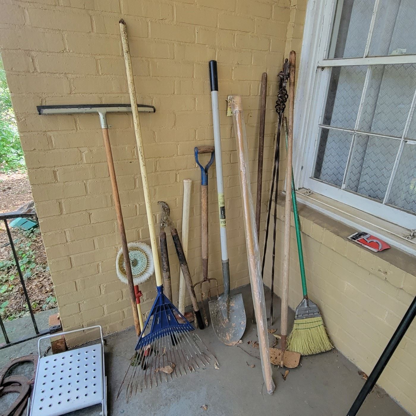 Yard tools