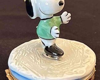 Artoria Limoges Skating Snoopy Trinket Box