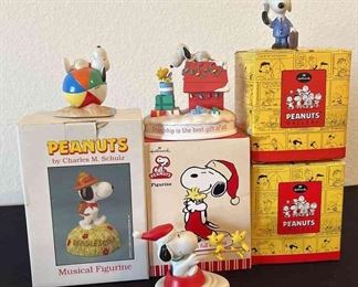 Hallmark Peanuts Gallery By Schulz Collection