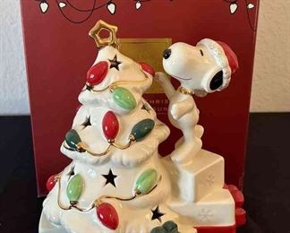 Lenox Snoopys Christmas Lighted Figurine With Original Box
