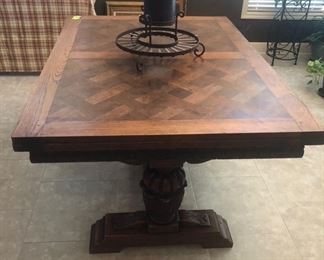 Parque oak top draw-leaf table w/ double pedestal base