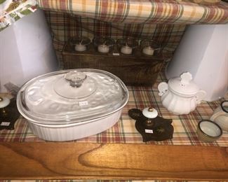 white casserole w/ lid