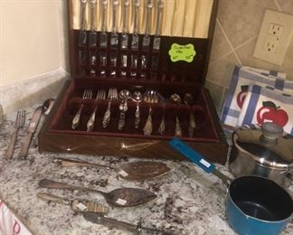 Set of 1847 Rogers Bros. silver flatware w/ case