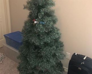 5 ft Christmas tree