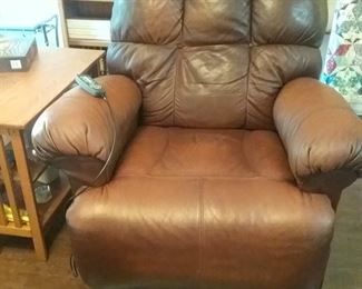 Leather recliner/lift chair