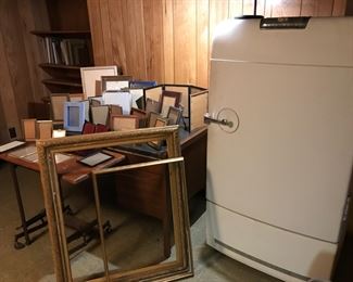 Vintage Frigidaire Refrigerator - Client Said It Works 
