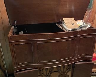 Capehart Phonograph w/ Radio - Needs Work 