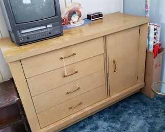 Bassett dresser