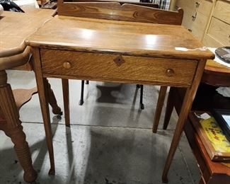 Oak Writing Desk w drawer