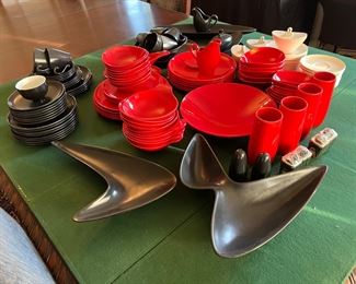 Red and Black Midcentury Modern "PoppyTrails" by Metlox dish sets.