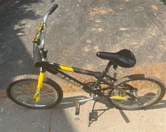 Magna Imposter - 20Inch Black and yellow Youth Bike
