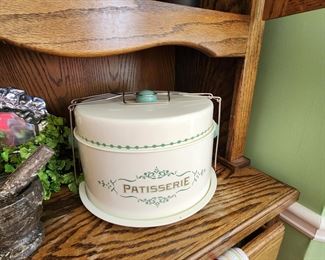 Vintage Cake Carrier