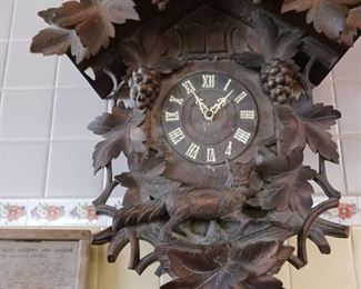 Antique Victorian quality carved walnut Black Forest cuckoo clock