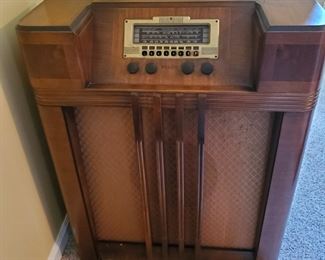 Radio with Attiditubes (attemp at a joke there!) It does not work at this time.