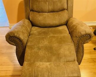 Power Rocking Recliners. TOP CONDITION, 2 Available.
