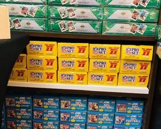 Large Variety of Baseball/NFL Pro Set Cards.