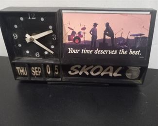 Vintage shoal clock
