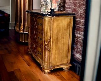 Black Marble top $200