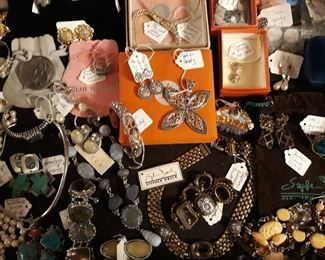 Nice jewelry by John Hardy, James Avery, Stephen Dweck, Swarovski, Lalique, and more.