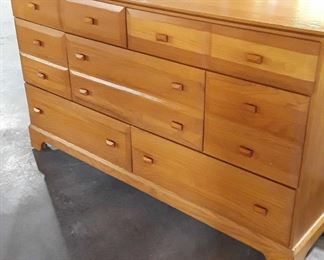 Vaughan Bassett Triple Dresser