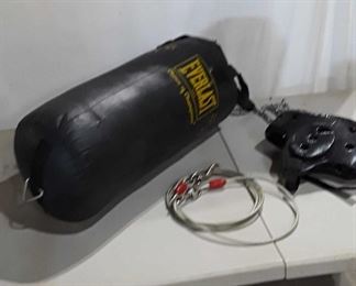 Everlast Heavy Bag With Headgear