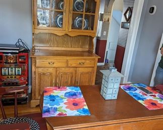 LOVELY DISPLAY CABINET