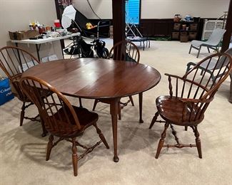Kitchen table and 4 chairs