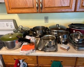 Miscelllaneous pots & pans