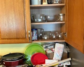 Miscellaneous kitchen items