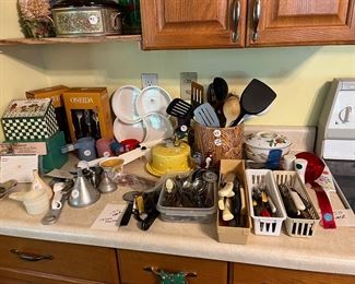 Miscellaneous kitchen items